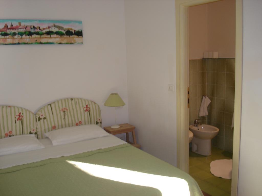 فيلا Agriturismo La Vecchia دولشياكا الغرفة الصورة